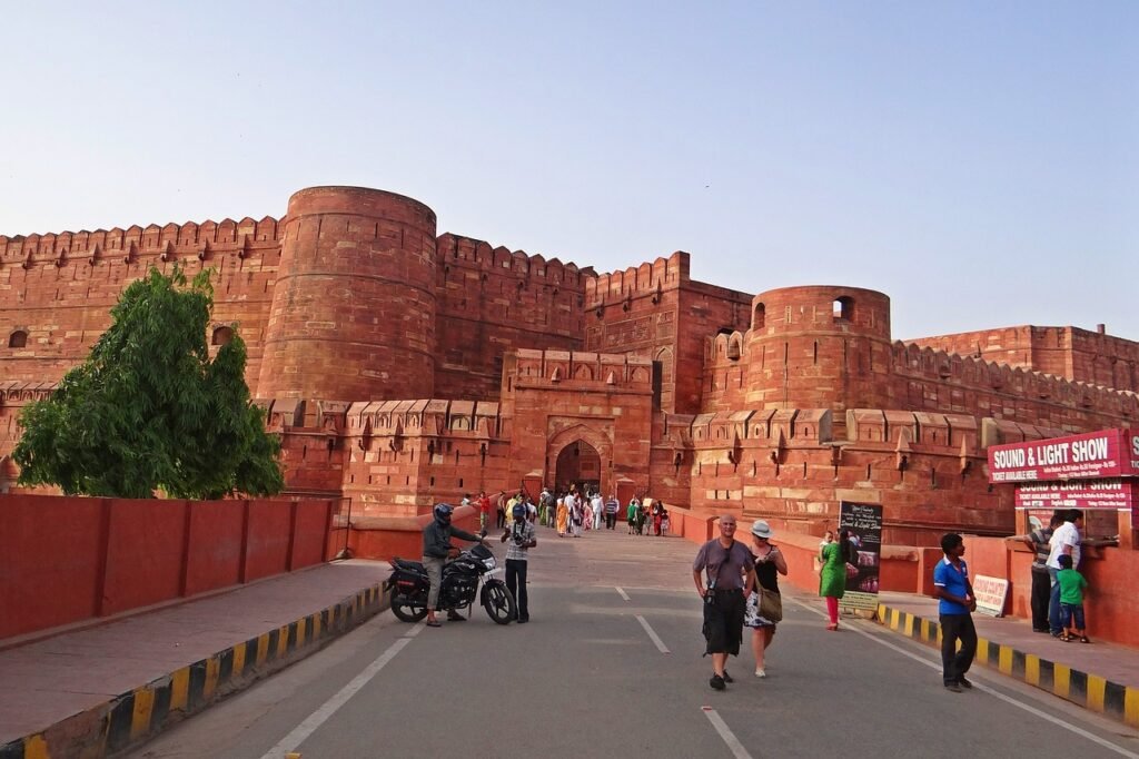 agra fort, unesco world heritage, main entrance-379667.jpg